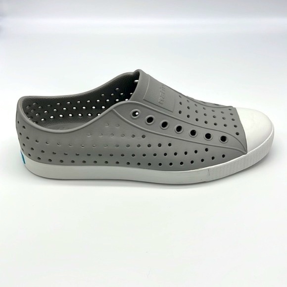 Native - Jefferson Grey And White Lightweight Water Shoe Size M 9 And W11 - Picture 5 of 15
